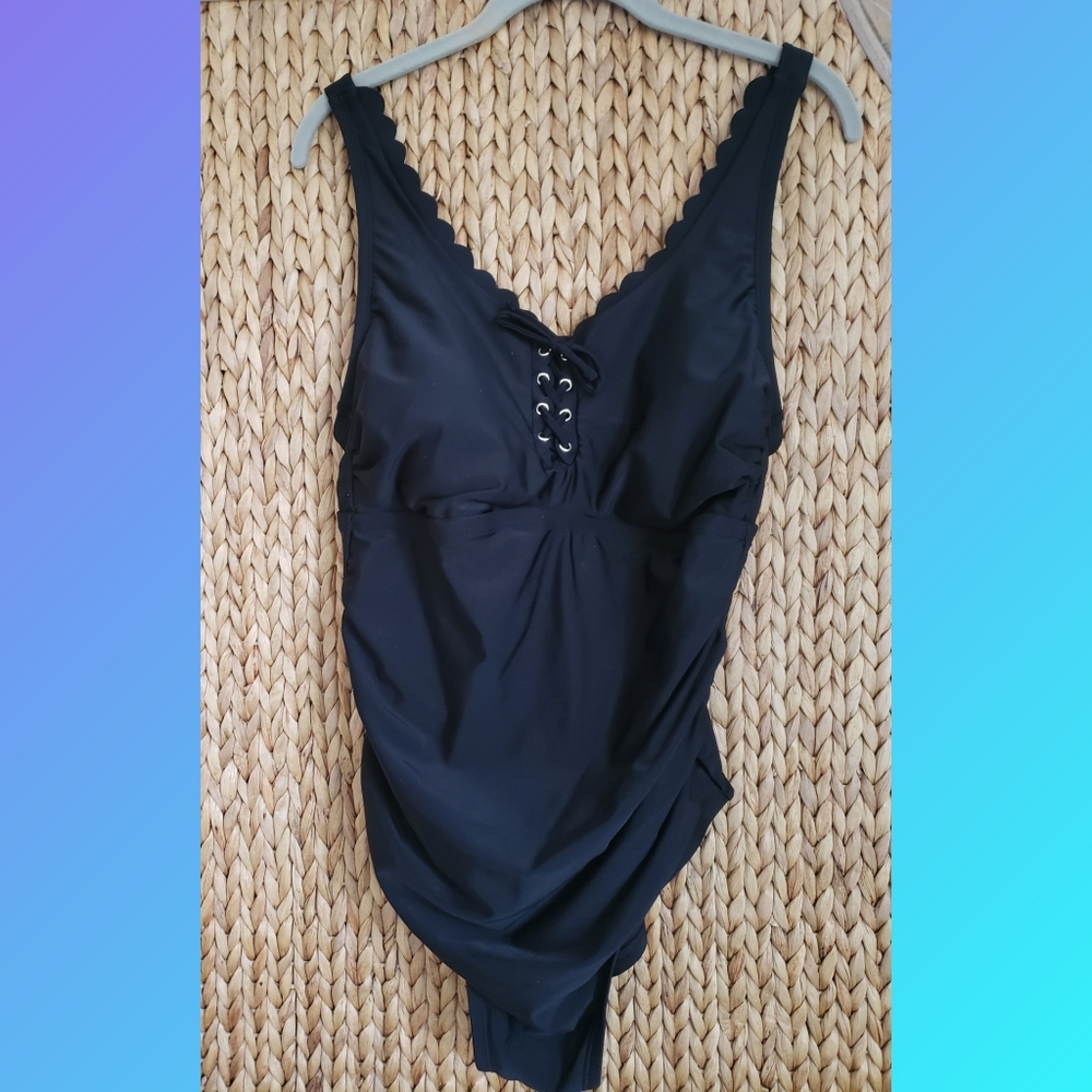 Swimsuit - Picture 2 of 6